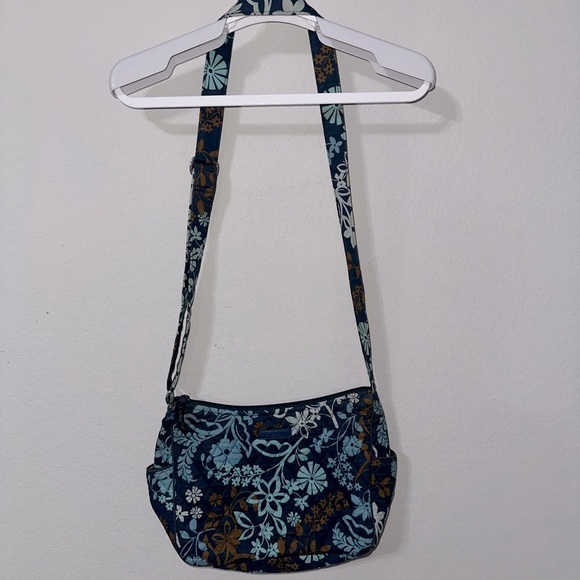 Vera Bradley Floral‎ Patterned  Crossbody - Picture 1 of 9